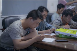 朝陽(yáng)集團(tuán)開(kāi)展行車和有限作業(yè)空間安全操作培訓(xùn)、道路交通安全培訓(xùn)